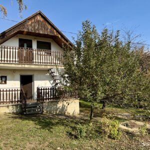 <b>90 m2</b> <br>Elad&oacute; csal&aacute;di h&aacute;z Zalakaros szőlőhegy&eacute;n, gy&ouml;ny&ouml;rű panor&aacute;m&aacute;val