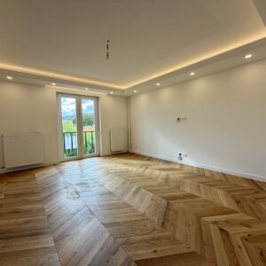 <b>77 m2</b> <br>Panor&aacute;m&aacute;s, belső&eacute;p&iacute;t&eacute;sz &aacute;ltal tervezett luxuslak&aacute;s az I. ker&uuml;letben, az Attila &uacute;ton