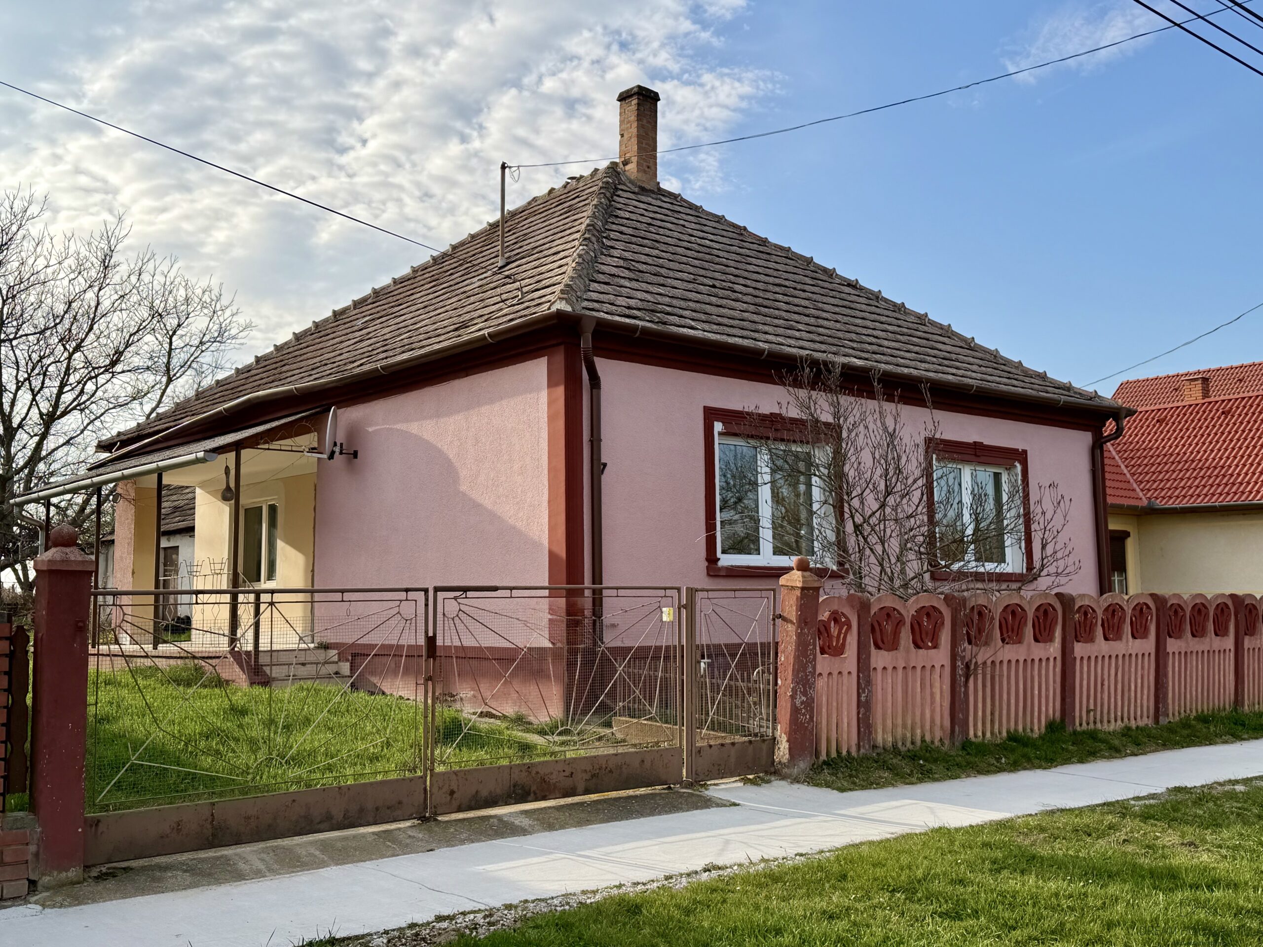 <b>105 m2</b> <br>Eladó családi ház Sávolyon – egy otthon, ahol új fejezet kezdődhet.