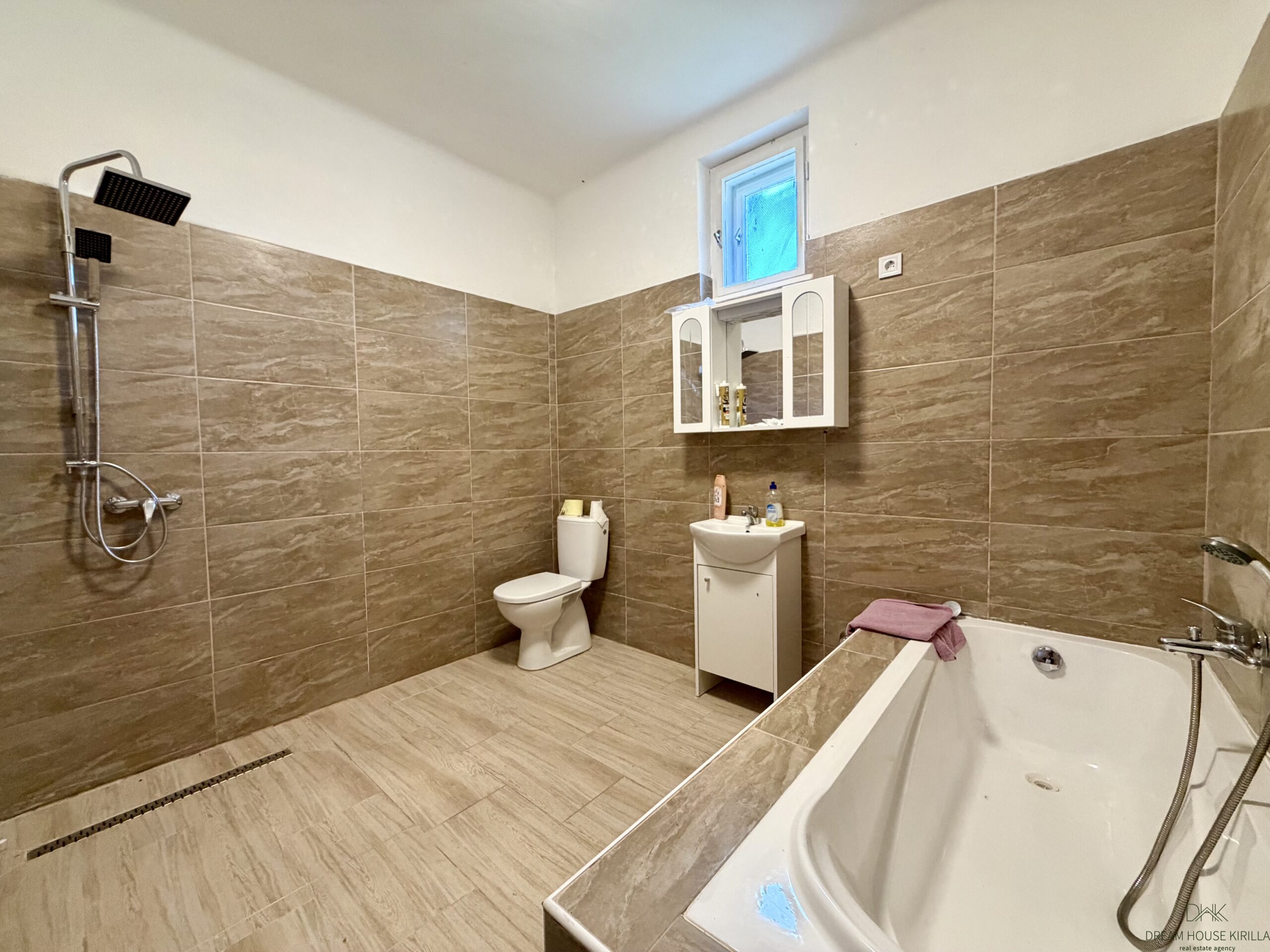 <b>105 m2</b> <br>Eladó családi ház Sávolyon – egy otthon, ahol új fejezet kezdődhet. - Bild 13