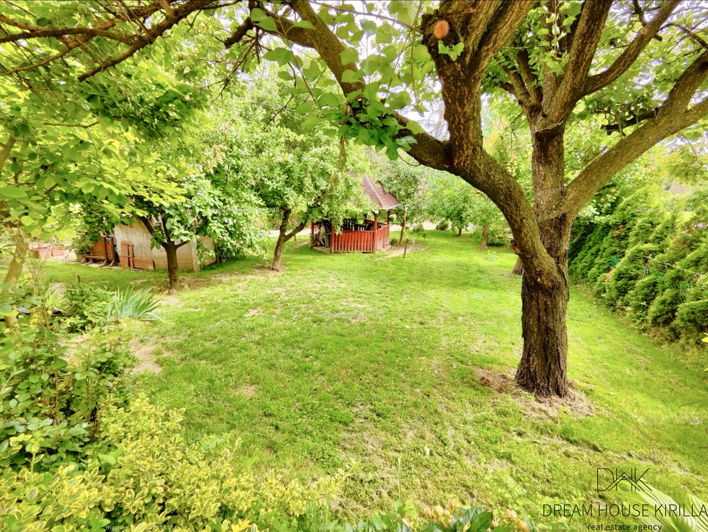 <b>214 m2</b> <br>Tágas, többgenerációs családi ház Keszthelyen eladó - Bild 3