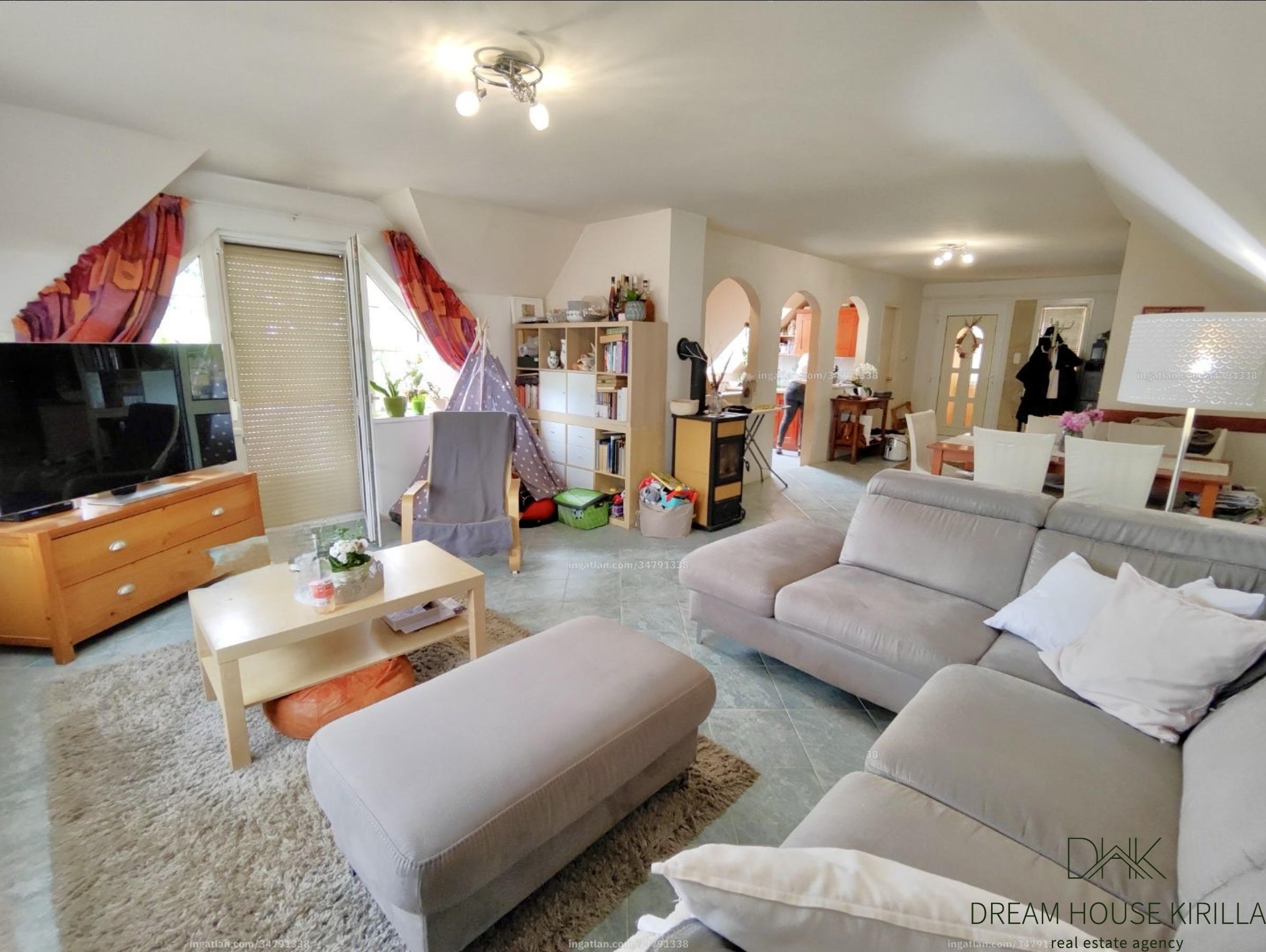 <b>214 m2</b> <br>Tágas, többgenerációs családi ház Keszthelyen eladó - Bild 6