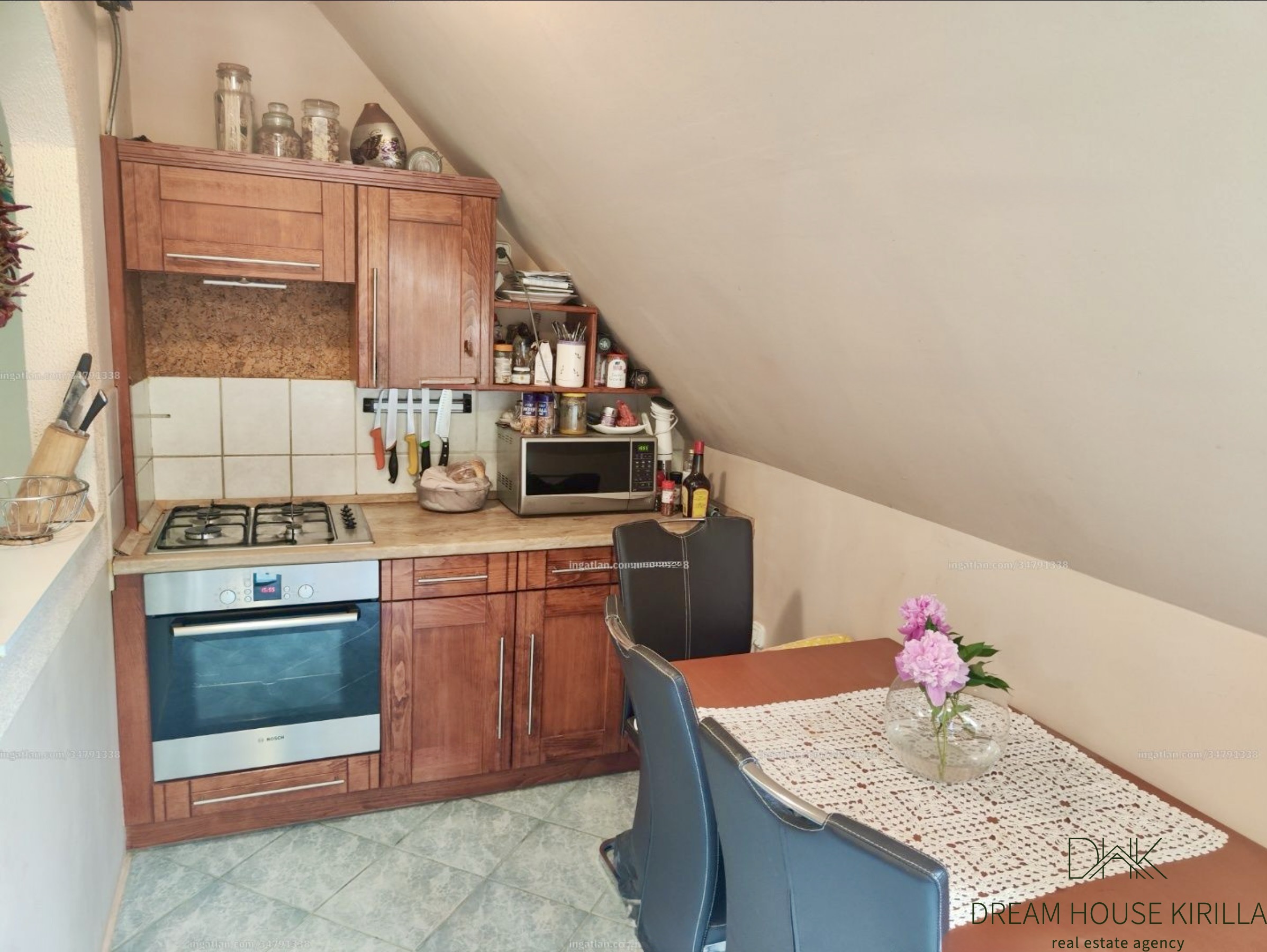 <b>214 m2</b> <br>Tágas, többgenerációs családi ház Keszthelyen eladó - Bild 8