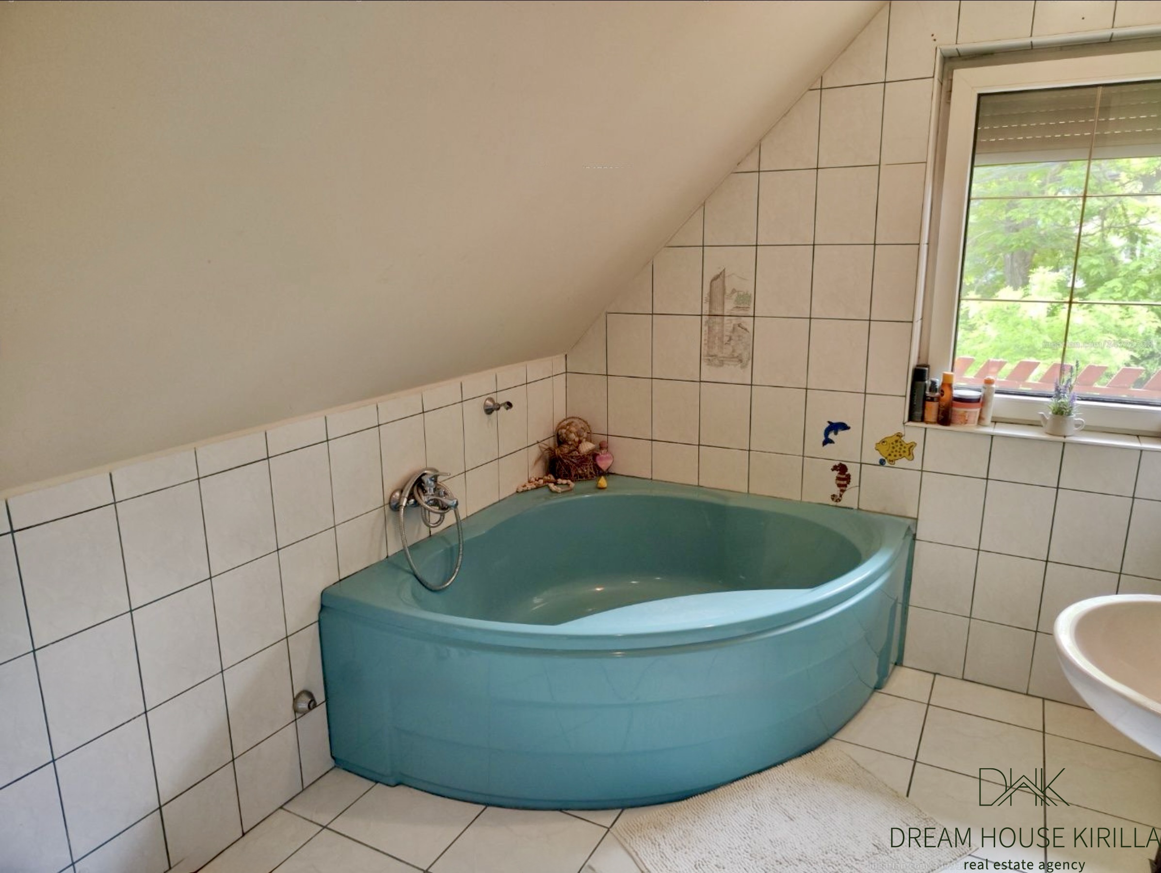 <b>214 m2</b> <br>Tágas, többgenerációs családi ház Keszthelyen eladó - Bild 13