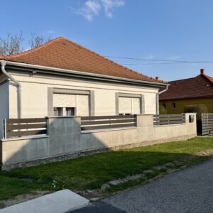 <b>90 m2</b> <br>Családi ház Balatonszentgyörgyön, csendes környezetben, a Balaton közelében